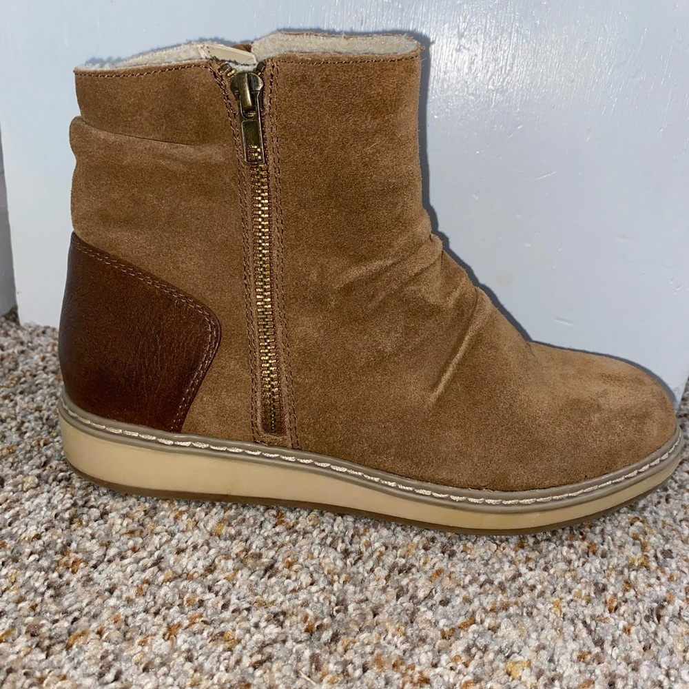white mountain suede boots